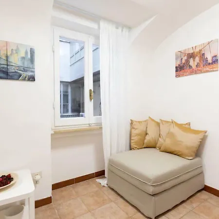 Theater Sistina Apartament Lägenhet *